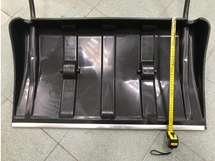 Скрепер на колесиках 790х450