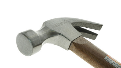 Молоток-гвоздодер 0.45 кг. ков. боек дерев.рук-ка Sturm! 1010-82-WD0450