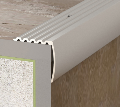 Угол д/ступеней 30мм/27мм/0,9м алюминий, DOMOLETTI